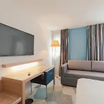 By Ihg 4*