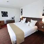 By Ihg