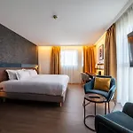By Ihg Μυλούζη