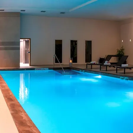 Hotel By Ihg 4*