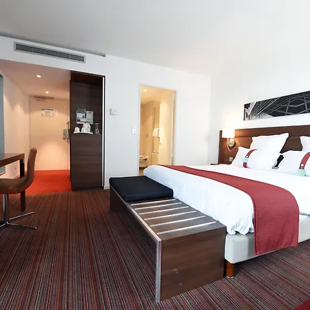 Hotel By Ihg
