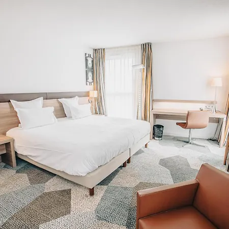 By Ihg