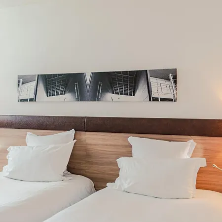 By Ihg Hotel 4*