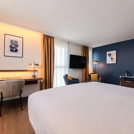 Ξενοδοχείο By Ihg 4*