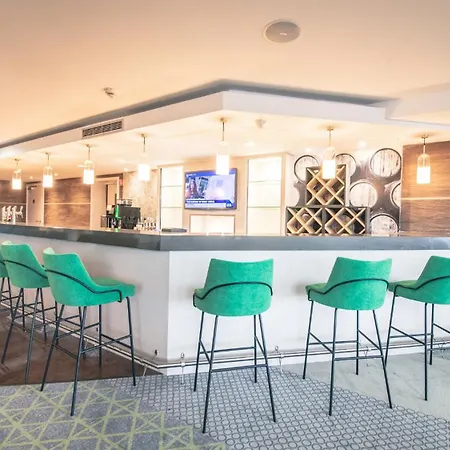 Hotel By Ihg