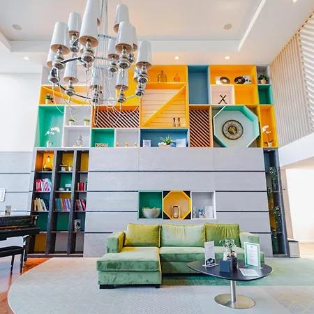 Hotel By Ihg