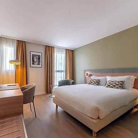 By Ihg 4*