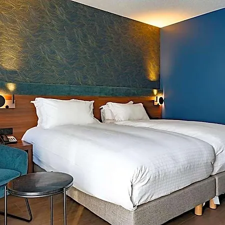 Hotel By Ihg