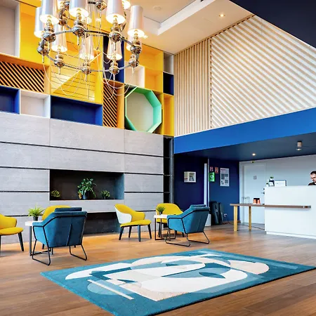 Hotel By Ihg