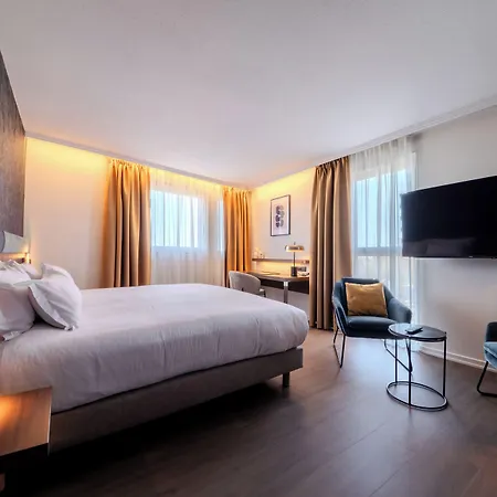 Hotel By Ihg 4*