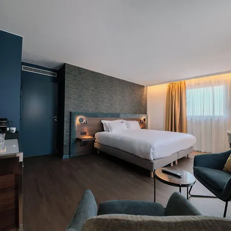 By Ihg 4*