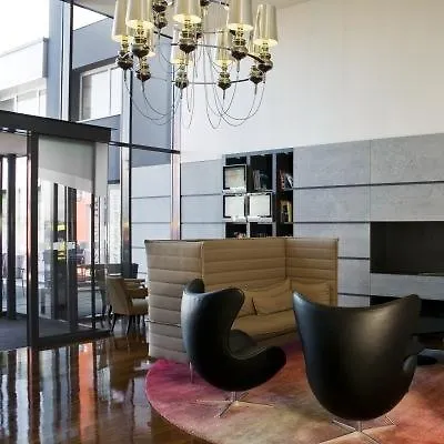 By Ihg Ξενοδοχείο