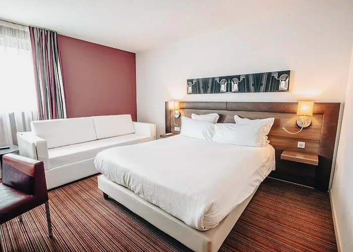 فندق By Ihg مُلووز